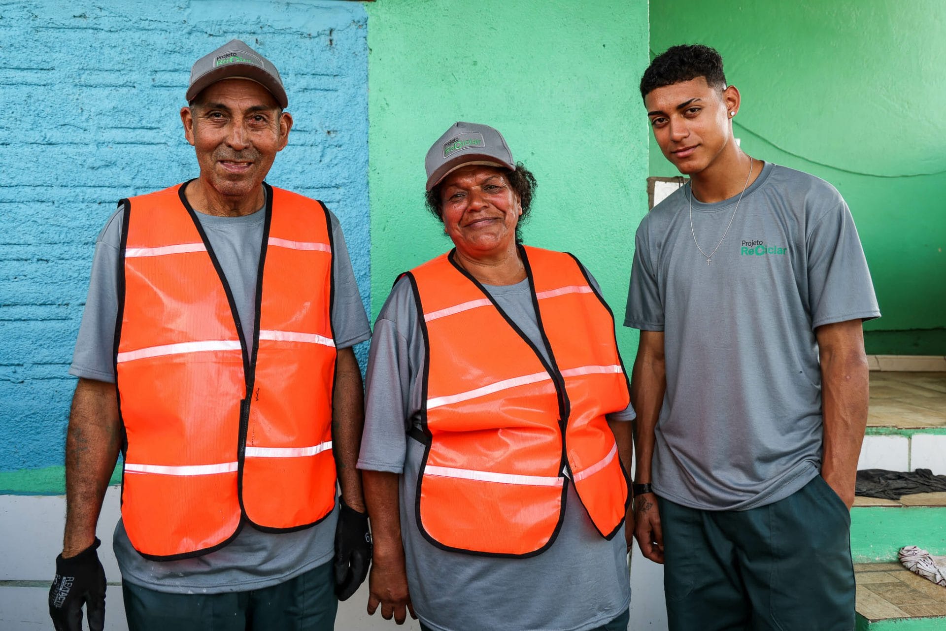 Global Communities, in partnership with community leaders and local partners such as John Deere, SINAI, SENAC, Tanac, Biocitrus Poker, Sicredi, and the local municipality trains Brazil's catadores (recyclers) through the Projecto Reciclar program.